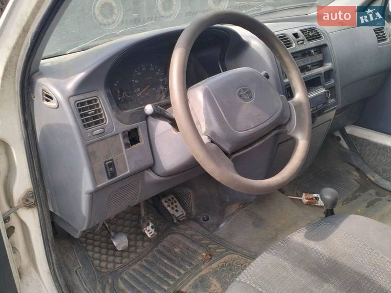 Микровэн Toyota Hiace 1999 в Каменец-Подольском