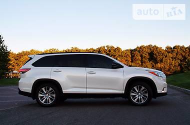 Внедорожник / Кроссовер Toyota Highlander 2014 в Харькове