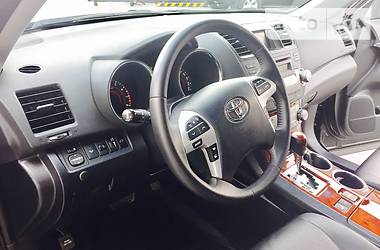 Внедорожник / Кроссовер Toyota Highlander 2014 в Днепре