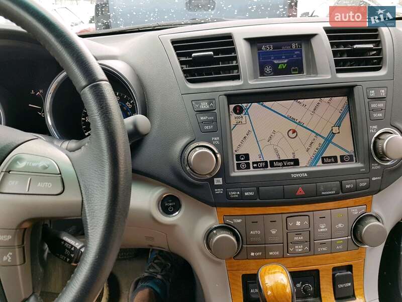Позашляховик / Кросовер Toyota Highlander 2010 в Львові