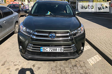 Внедорожник / Кроссовер Toyota Highlander 2018 в Львове