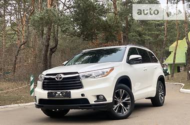 Внедорожник / Кроссовер Toyota Highlander 2017 в Киеве