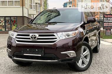 Позашляховик / Кросовер Toyota Highlander 2013 в 
