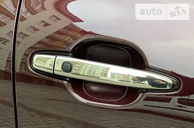 Позашляховик / Кросовер Toyota Highlander 2013 в 