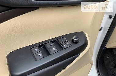 Позашляховик / Кросовер Toyota Highlander 2018 в 