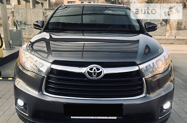 Внедорожник / Кроссовер Toyota Highlander 2015 в 