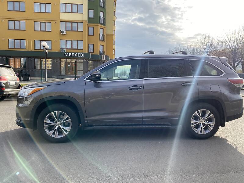 Позашляховик / Кросовер Toyota Highlander 2015 в Луцьку