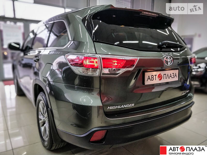 Позашляховик / Кросовер Toyota Highlander 2015 в Чернівцях