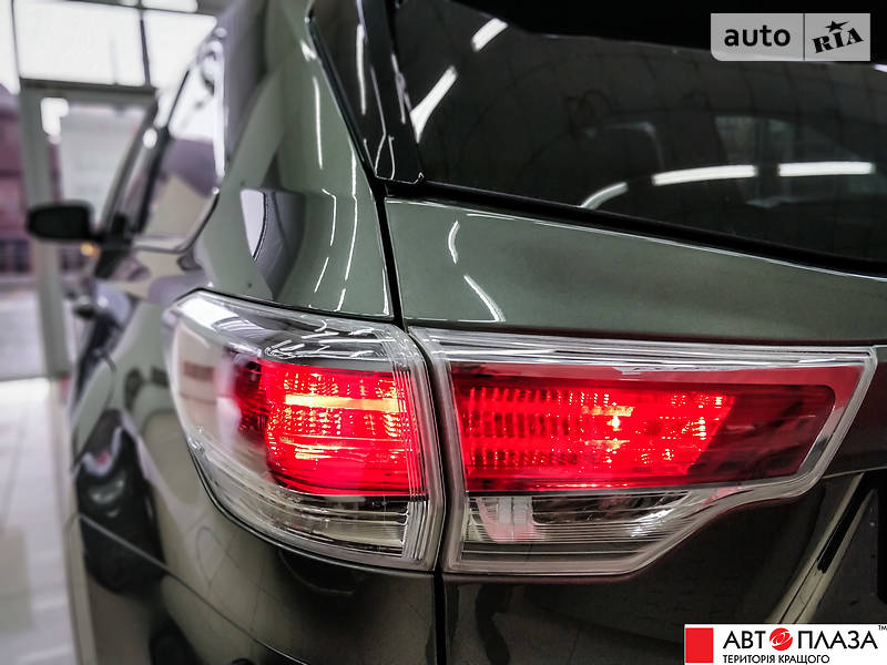 Позашляховик / Кросовер Toyota Highlander 2015 в Чернівцях