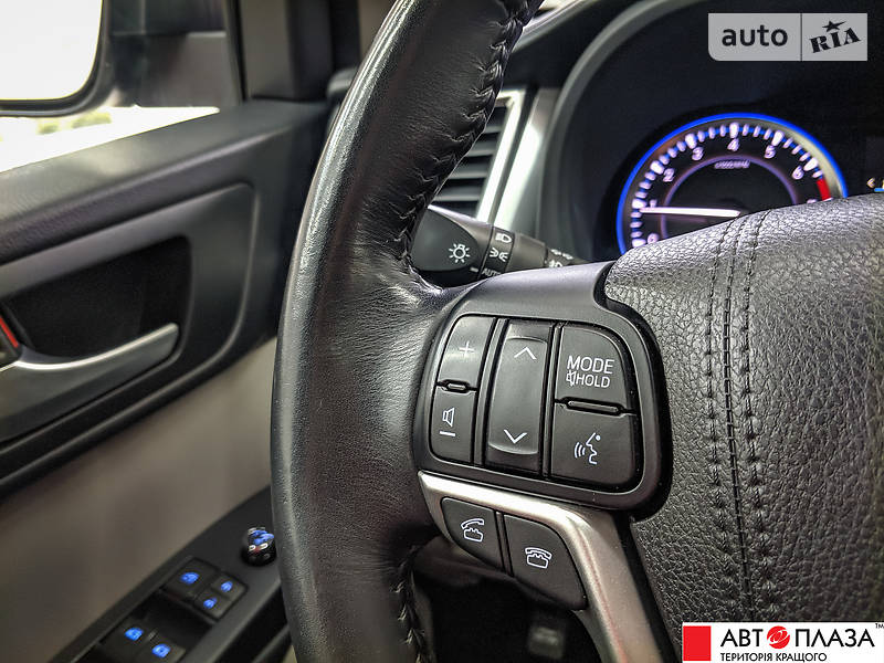 Позашляховик / Кросовер Toyota Highlander 2015 в Чернівцях