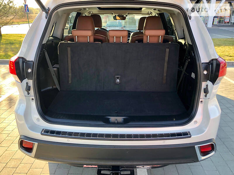 Позашляховик / Кросовер Toyota Highlander 2017 в Хмельницькому фото 23 Позашляховик / Кросовер Toyota Highlander 2017 в Хмельницькому