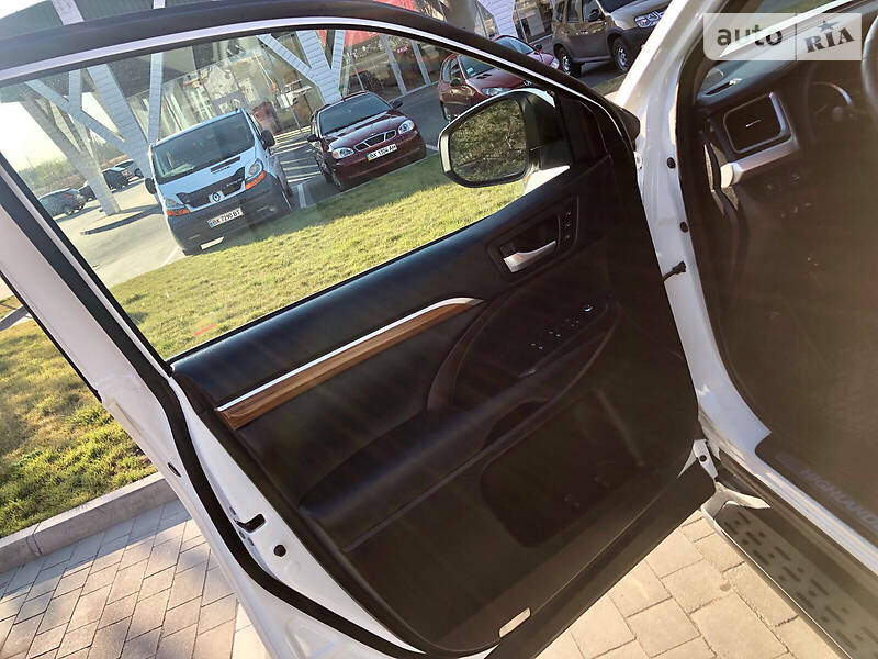 Позашляховик / Кросовер Toyota Highlander 2017 в Хмельницькому фото 7 Позашляховик / Кросовер Toyota Highlander 2017 в Хмельницькому