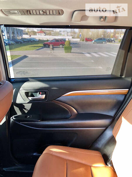 Позашляховик / Кросовер Toyota Highlander 2017 в Хмельницькому фото 13 Позашляховик / Кросовер Toyota Highlander 2017 в Хмельницькому