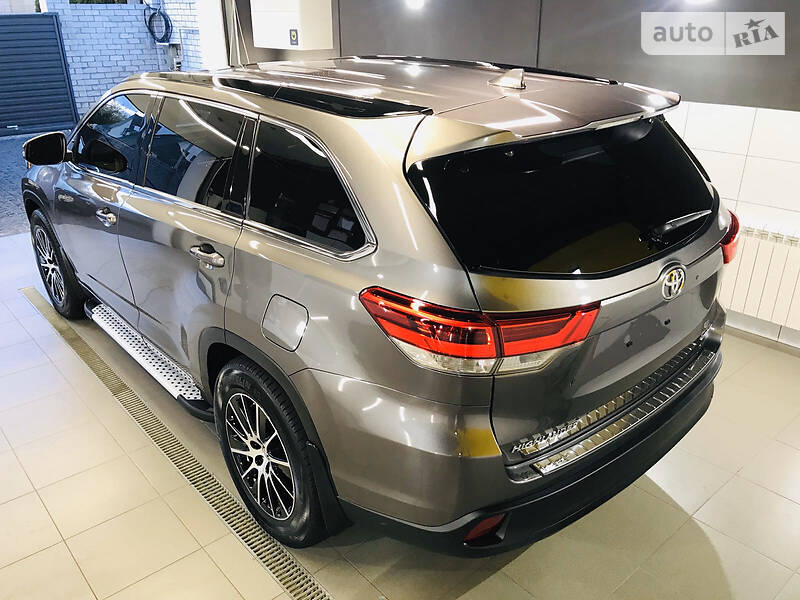 Позашляховик / Кросовер Toyota Highlander 2017 в Дніпрі фото 5 Позашляховик / Кросовер Toyota Highlander 2017 в Дніпрі
