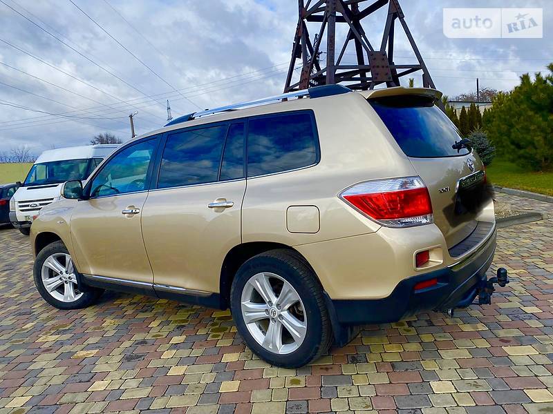 Позашляховик / Кросовер Toyota Highlander 2013 в Києві