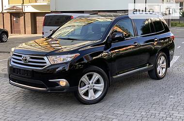 Позашляховик / Кросовер Toyota Highlander 2012 в 