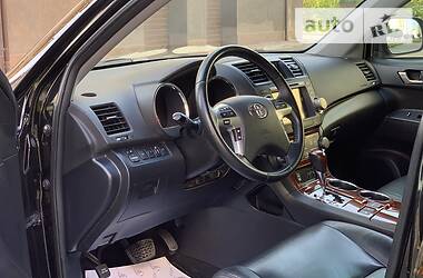 Позашляховик / Кросовер Toyota Highlander 2012 в 