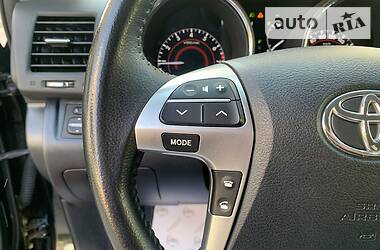 Позашляховик / Кросовер Toyota Highlander 2012 в 