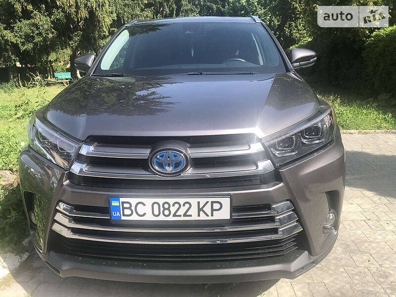 Позашляховик / Кросовер Toyota Highlander 2017 в Львові