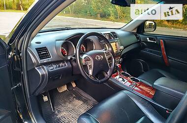 Внедорожник / Кроссовер Toyota Highlander 2012 в Кривом Роге