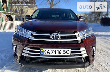 Внедорожник / Кроссовер Toyota Highlander 2018 в Фастове