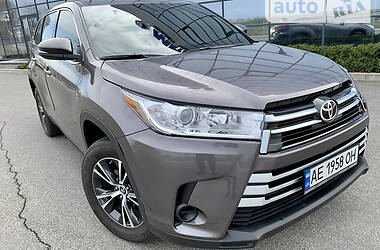 Внедорожник / Кроссовер Toyota Highlander 2019 в Днепре