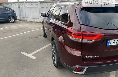 Внедорожник / Кроссовер Toyota Highlander 2019 в Киеве