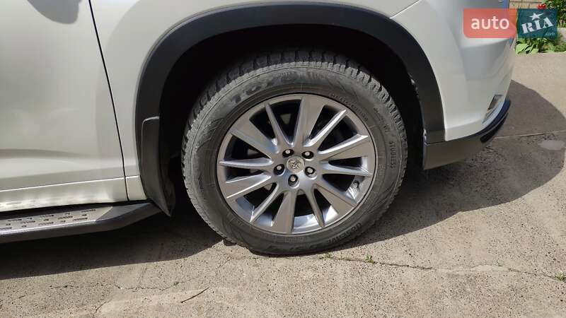 Позашляховик / Кросовер Toyota Highlander 2014 в Умані