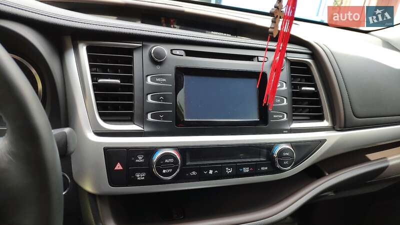 Позашляховик / Кросовер Toyota Highlander 2014 в Умані