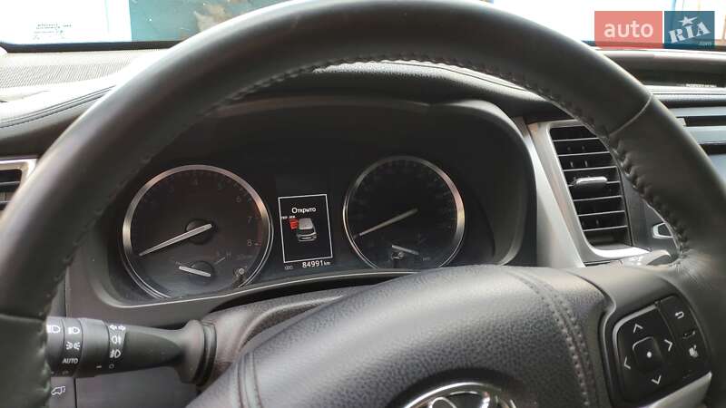 Внедорожник / Кроссовер Toyota Highlander 2014 в Умани