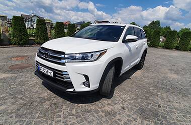 Внедорожник / Кроссовер Toyota Highlander 2018 в Жовкве