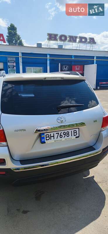 Універсал Toyota Highlander 2011 в Одесі
