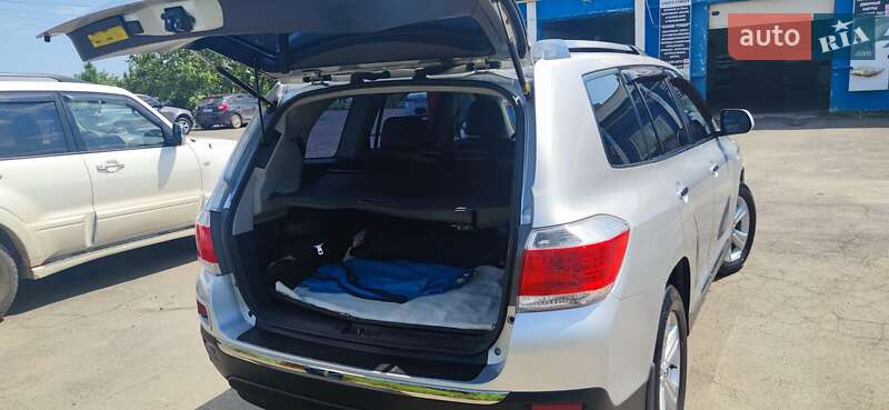 Універсал Toyota Highlander 2011 в Одесі
