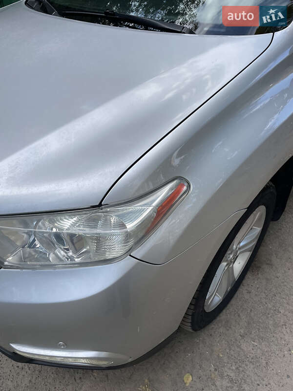 Позашляховик / Кросовер Toyota Highlander 2011 в Кривому Розі