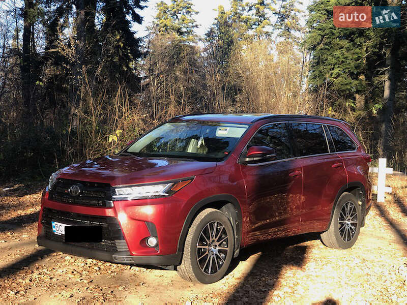 Внедорожник / Кроссовер Toyota Highlander 2017 в Бориславе