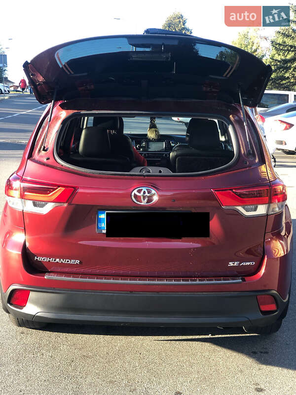 Внедорожник / Кроссовер Toyota Highlander 2017 в Бориславе