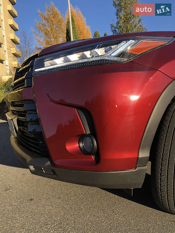 Внедорожник / Кроссовер Toyota Highlander 2017 в Бориславе