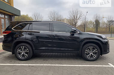 Универсал Toyota Highlander 2018 в Луцке