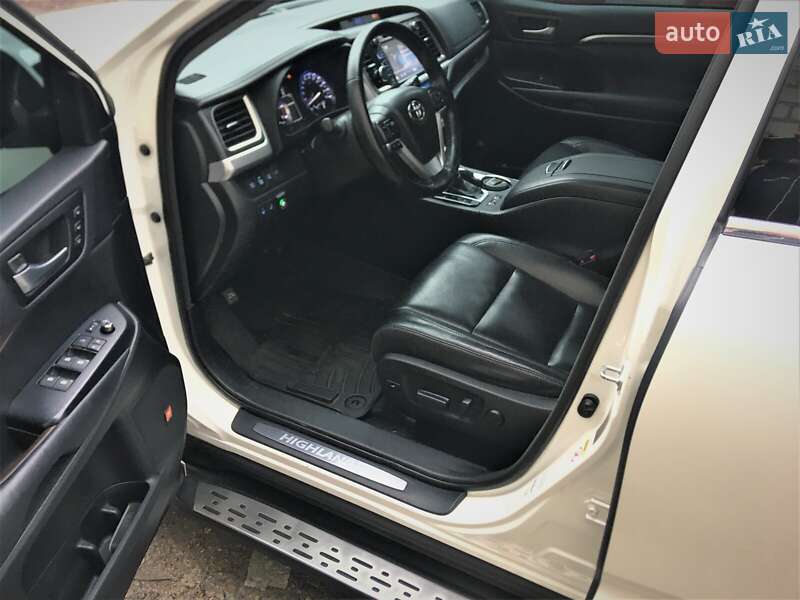 Позашляховик / Кросовер Toyota Highlander 2014 в Харкові