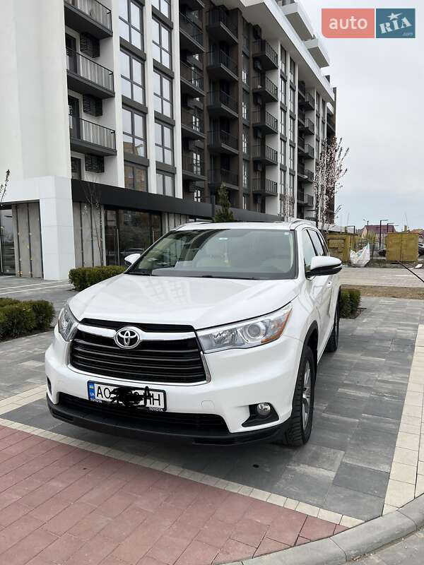 Внедорожник / Кроссовер Toyota Highlander 2015 в Ужгороде