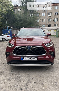 Внедорожник / Кроссовер Toyota Highlander 2020 в Киеве