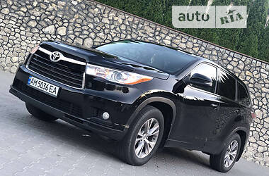Внедорожник / Кроссовер Toyota Highlander 2014 в 