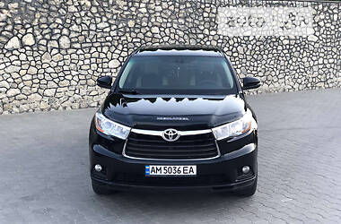 Внедорожник / Кроссовер Toyota Highlander 2014 в 