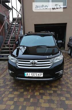 Позашляховик / Кросовер Toyota Highlander 2013 в Києві