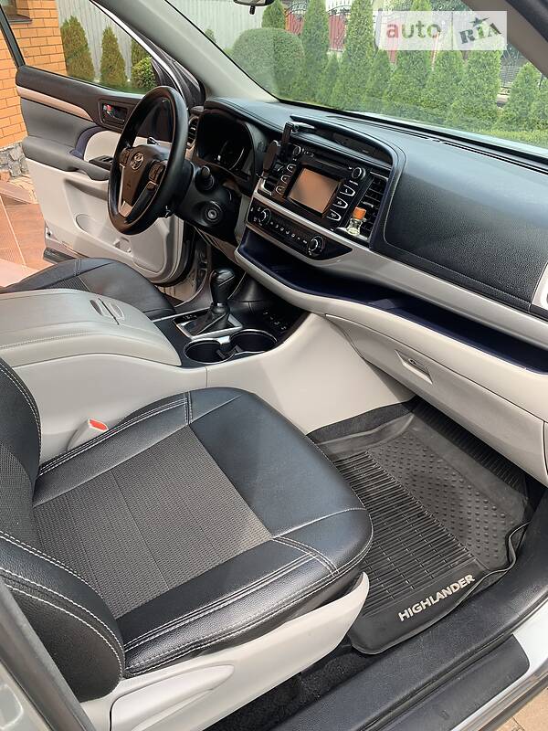 Внедорожник / Кроссовер Toyota Highlander 2015 в Виннице