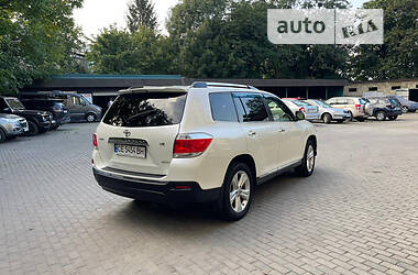 Позашляховик / Кросовер Toyota Highlander 2012 в Чернівцях