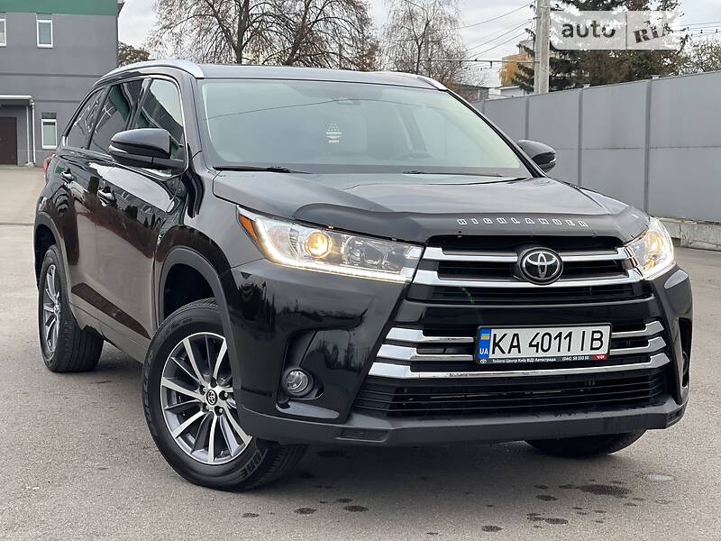 Внедорожник / Кроссовер Toyota Highlander 2018 в Киеве