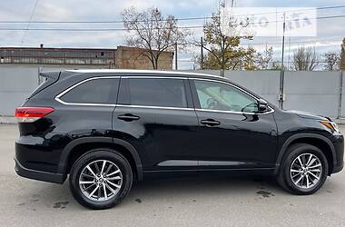 Внедорожник / Кроссовер Toyota Highlander 2018 в Киеве