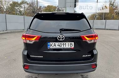 Внедорожник / Кроссовер Toyota Highlander 2018 в Киеве