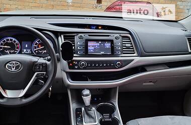 Внедорожник / Кроссовер Toyota Highlander 2016 в Киеве